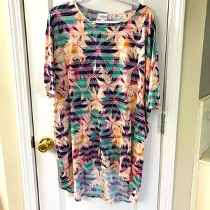 3/$25 LuLaRoe Floral Irma Large